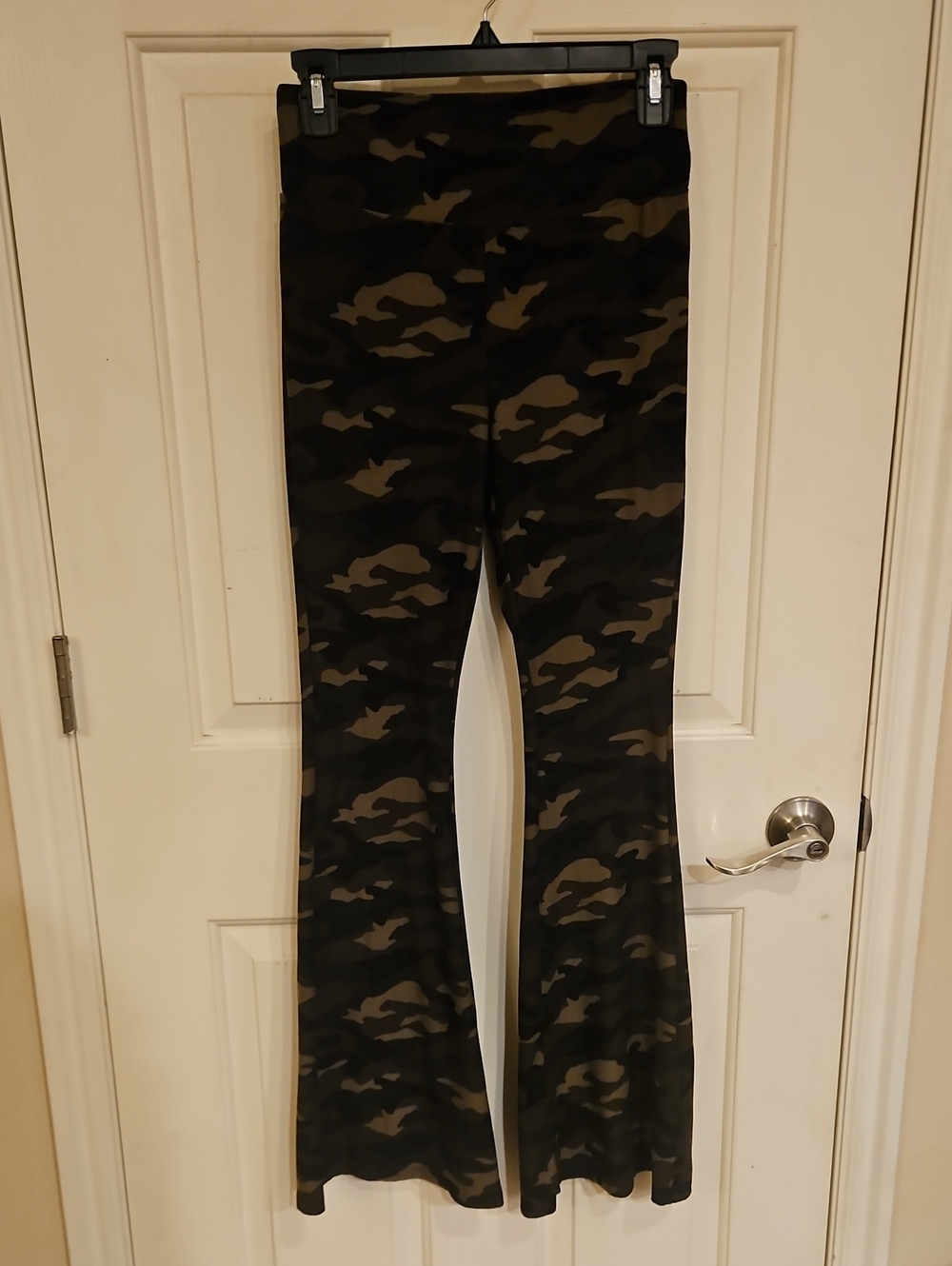 No Boundaries Camo Flared Leggings - Olive & Black
